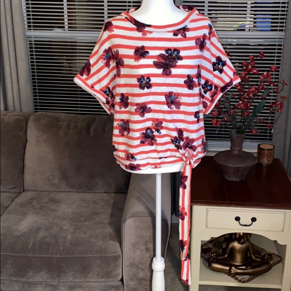 Anthropology (new w/o tags) floral top. Size M